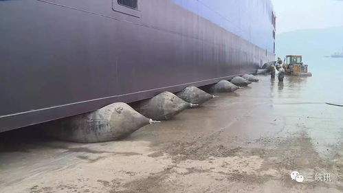 多圖曝光143米“河?！毕滤?，場面霸氣！船舶上排下水氣囊顯神威